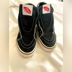 Original Vans Awesome condition high tops Sz 1.5, Color Black. Will be clean 🧼
